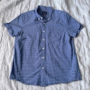 American Eagle AE short sleeve button down shirt szL